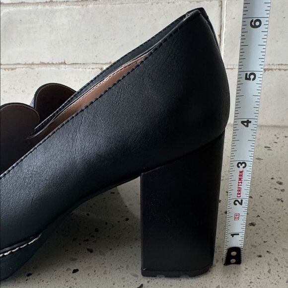 Naturalizer Callie-Moc Black Leather Block Heel Loafers Gold Chain Size 9.5 EUC - Picture 6 of 12